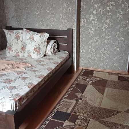 Готель Адріана Dunaivtsi Ngoại thất bức ảnh